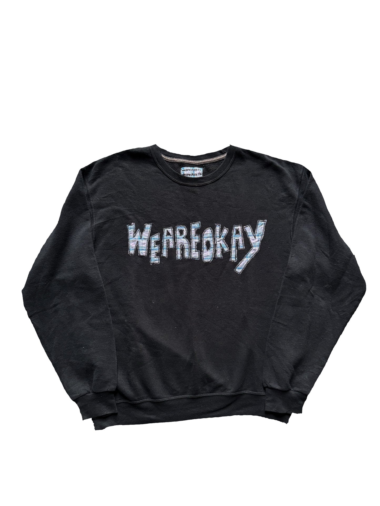 WEAREOKAY APPLIQUÉ SWEATSHIRT (M)